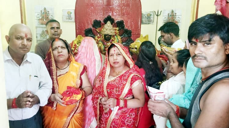 नकटो भवानी के दरबार में माता रानी के दर्शन के लिए दूर-दूर से पहुंचने लगे भक्त