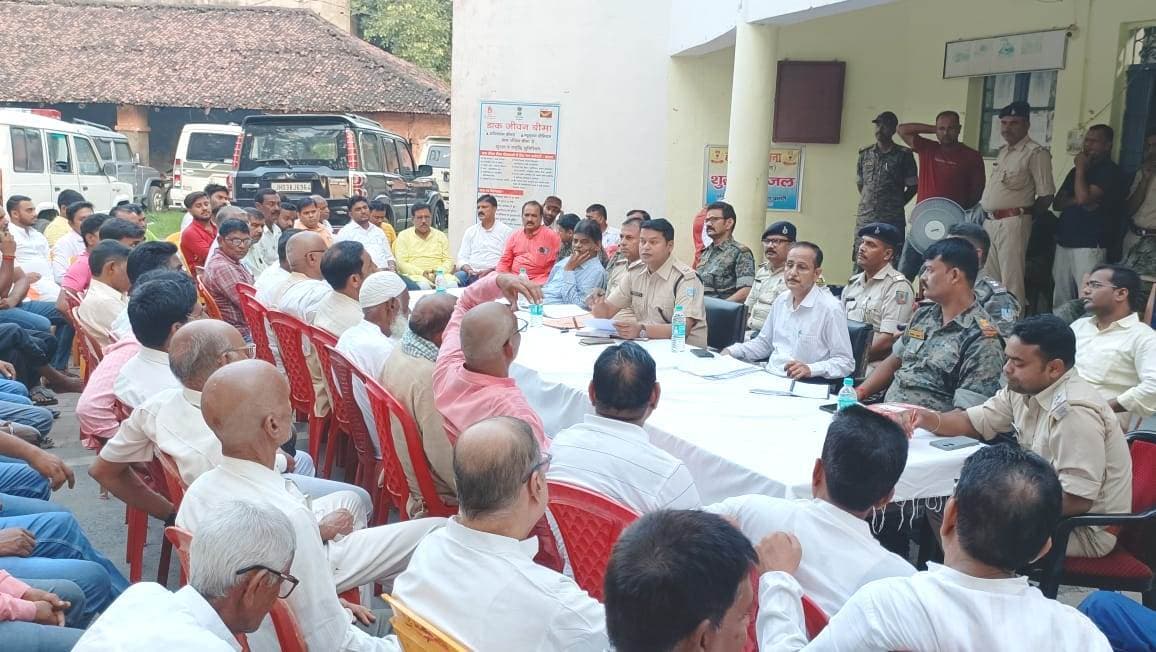 दुर्गा पूजा में व्यवधान उत्पन्न करने का प्रयास करे तो तुरंत प्रशासन को दें सूचना