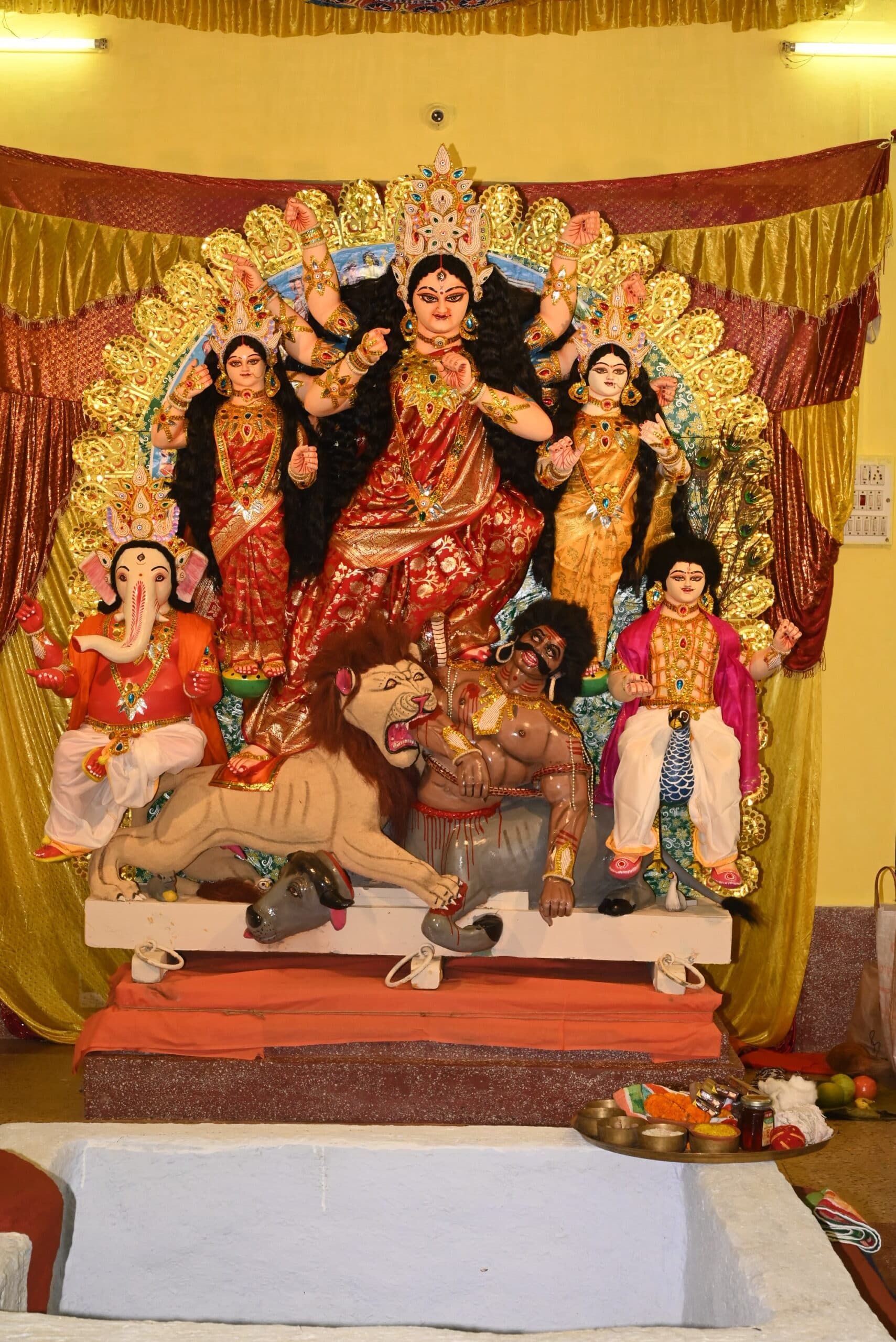 Deoghar News : बालानंद आश्रम में कलश स्थापन के साथ ही माता की प्रतिमा स्थापित कर पूजा शुरू