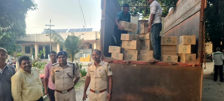 1785 लीटर विदेशी शराब जब्त