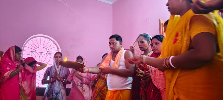 Giridih News :कलश स्थापन के साथ नवरात्र शुरू