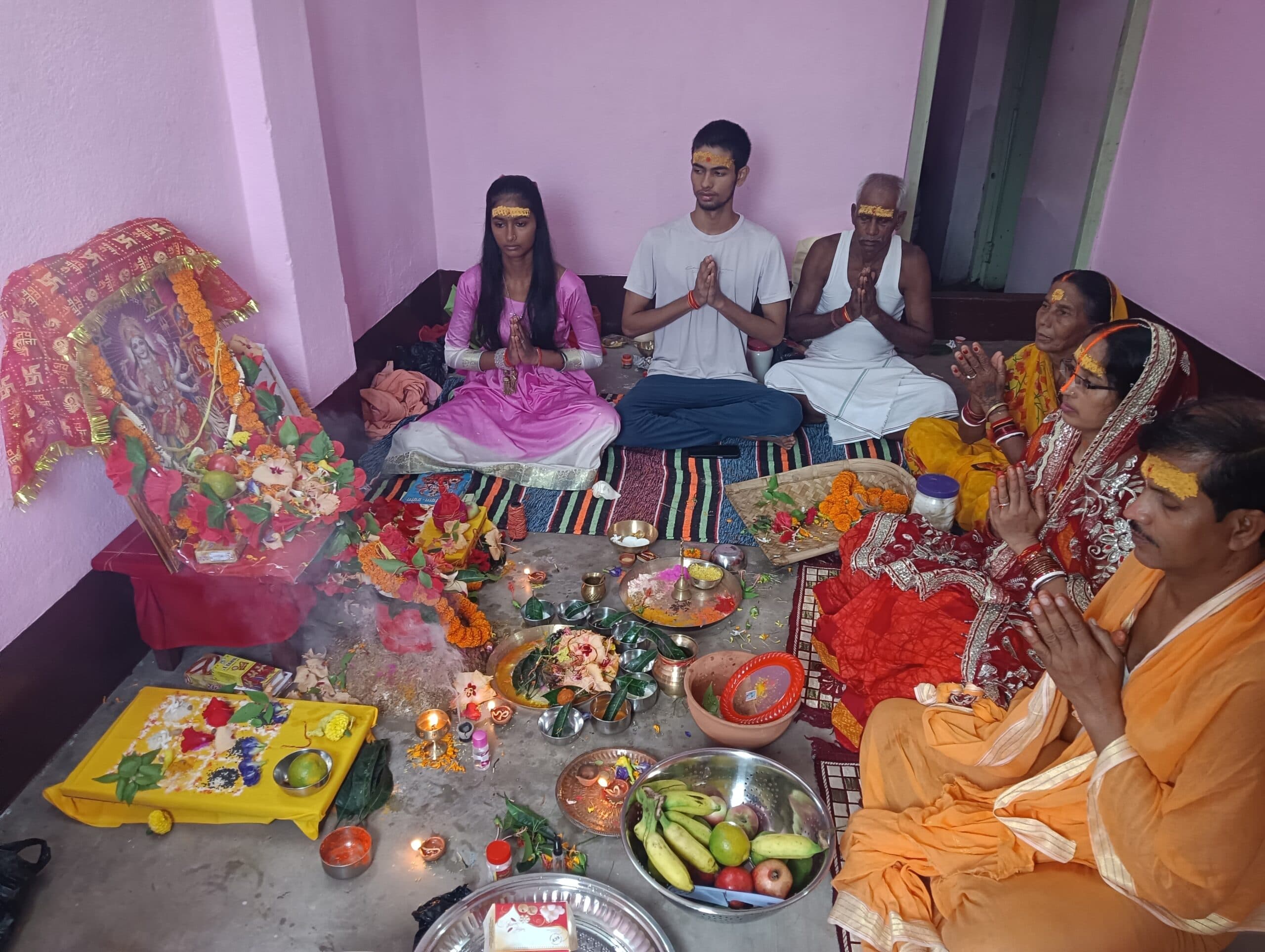 Giridih News :सरिया में पूजा को लेकर उत्साह का माहौल