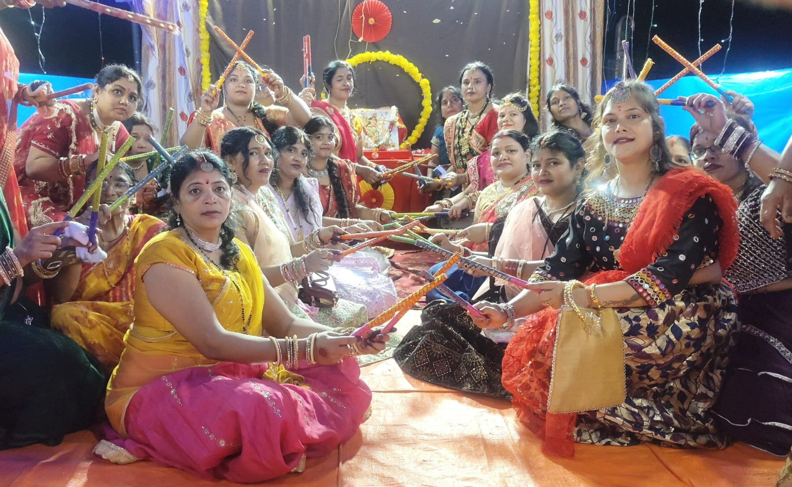 Giridih News :अटका में बरनवाल महिला समिति ने किया डांडिया का आयोजन