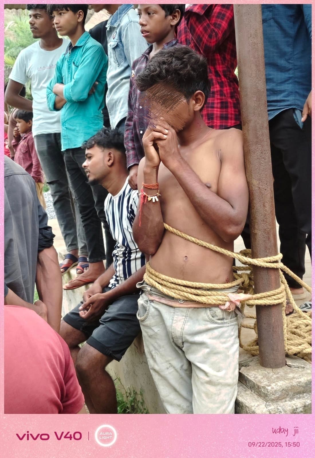 Deoghar news : खस्सी चोरी के आरोप में एक युवक को ग्रामीणों ने बनाया बंधक