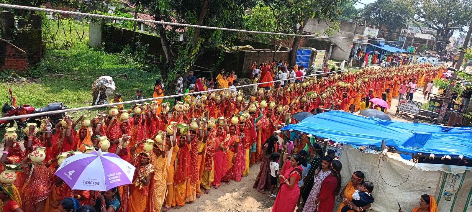 Giridih News :प्राण-प्रतिष्ठा को ले निकाली गयी शोभा यात्रा