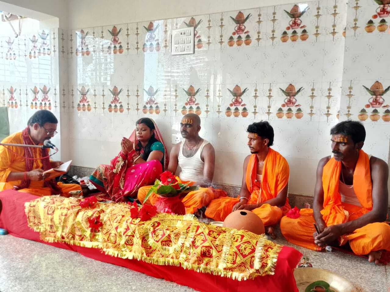 दुर्गा मंदिरों व पूजा-पंडालों में नवरात्र पाठ का शुभारंभ