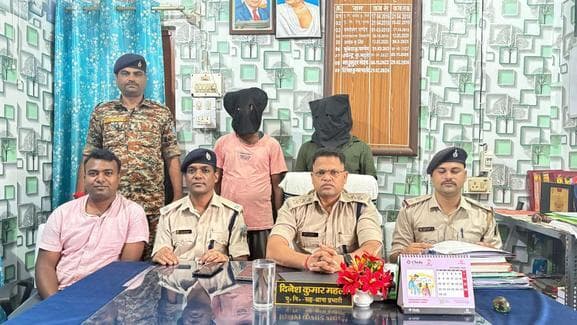 वाहन चेकिंग अभियान के दौरान चोरी की दो बाइकों के साथ तीन आरोपी गिरफ्तार