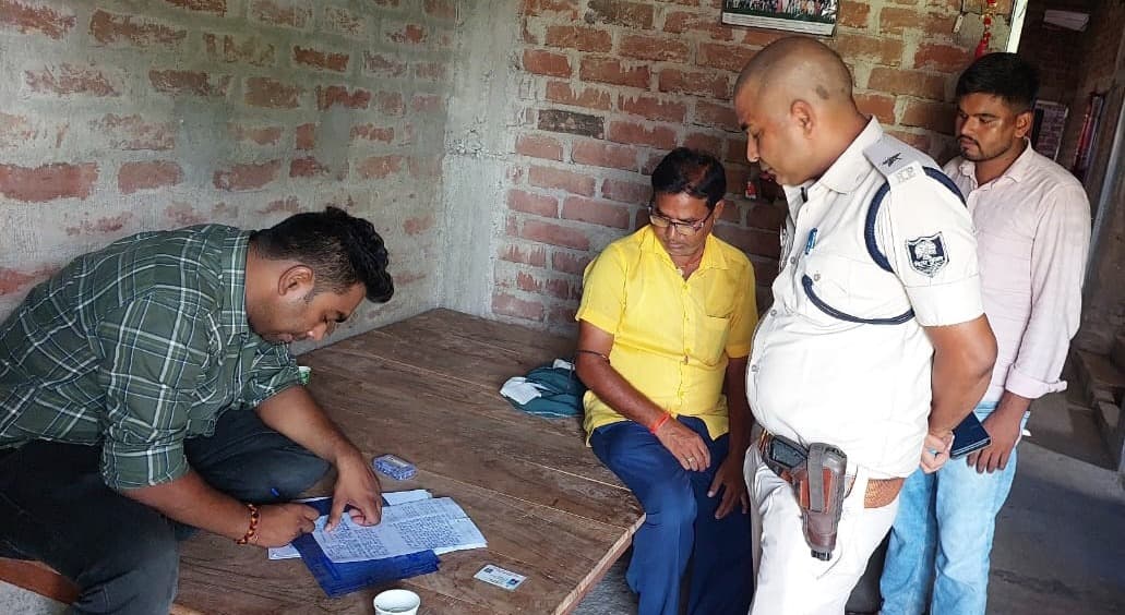 प्रेम प्रसंग में युवती ने फंदे से लटक कर दी जान