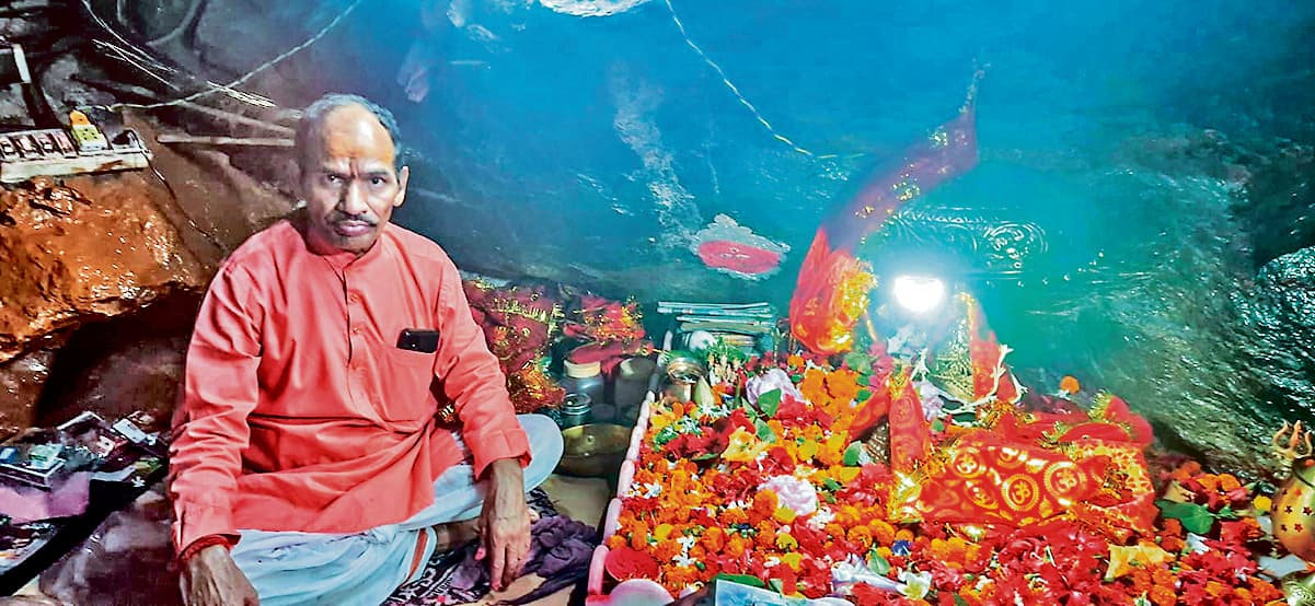 Rourkela News: राउरकेला के देवी मंदिरों में शारदीय नवरात्र पर धार्मिक अनुष्ठान शुरू