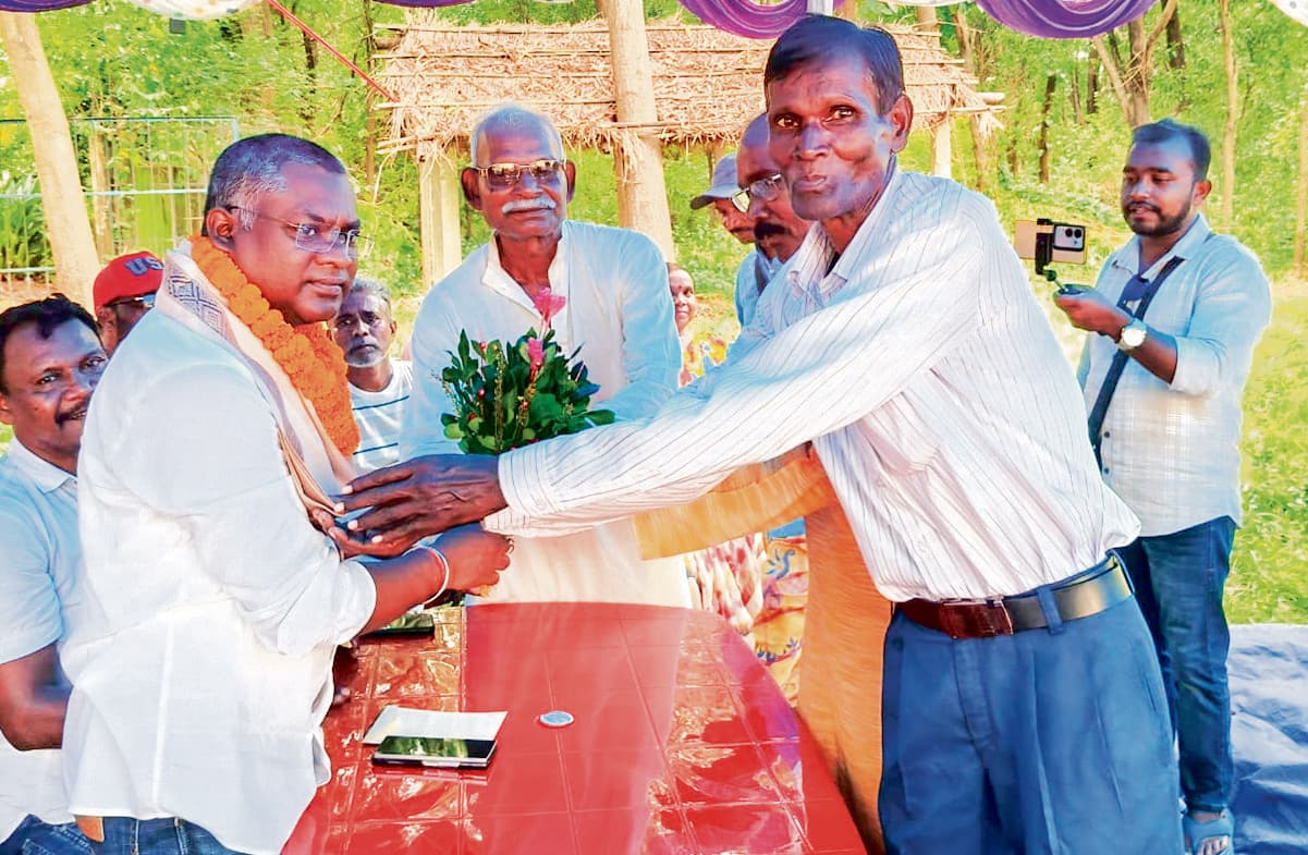 East Singhbhum News : जल, जंगल और जमीन बचेंगे, तो पर्यावरण रहेगा : सोमेश