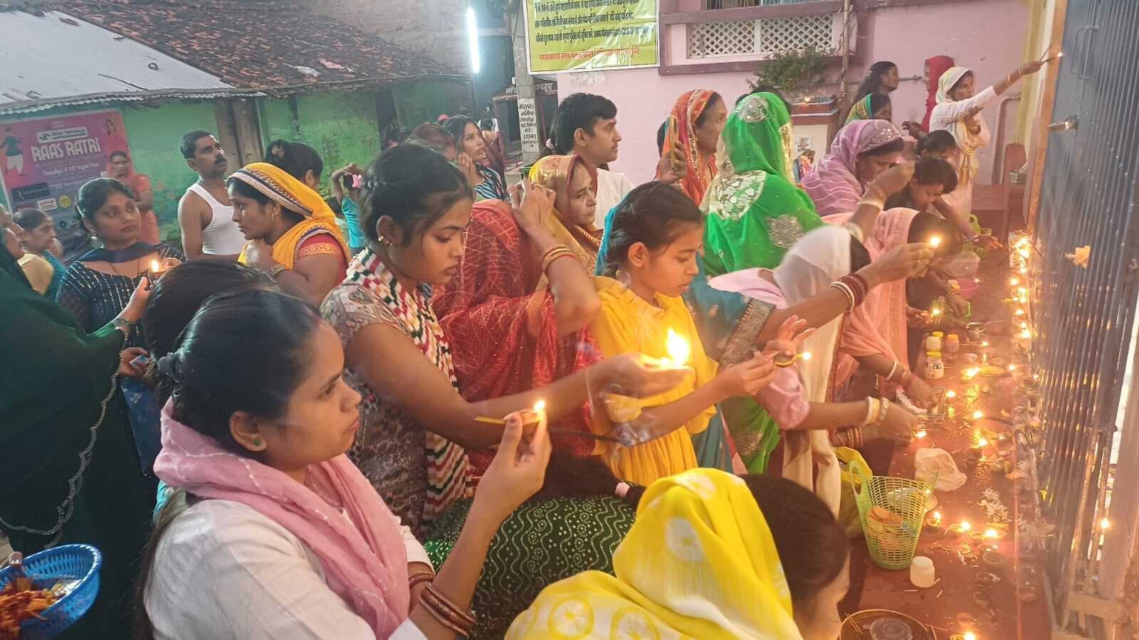 मां दुर्गा के जयकारे से चहुंओर भक्तिमय हुआ माहौल