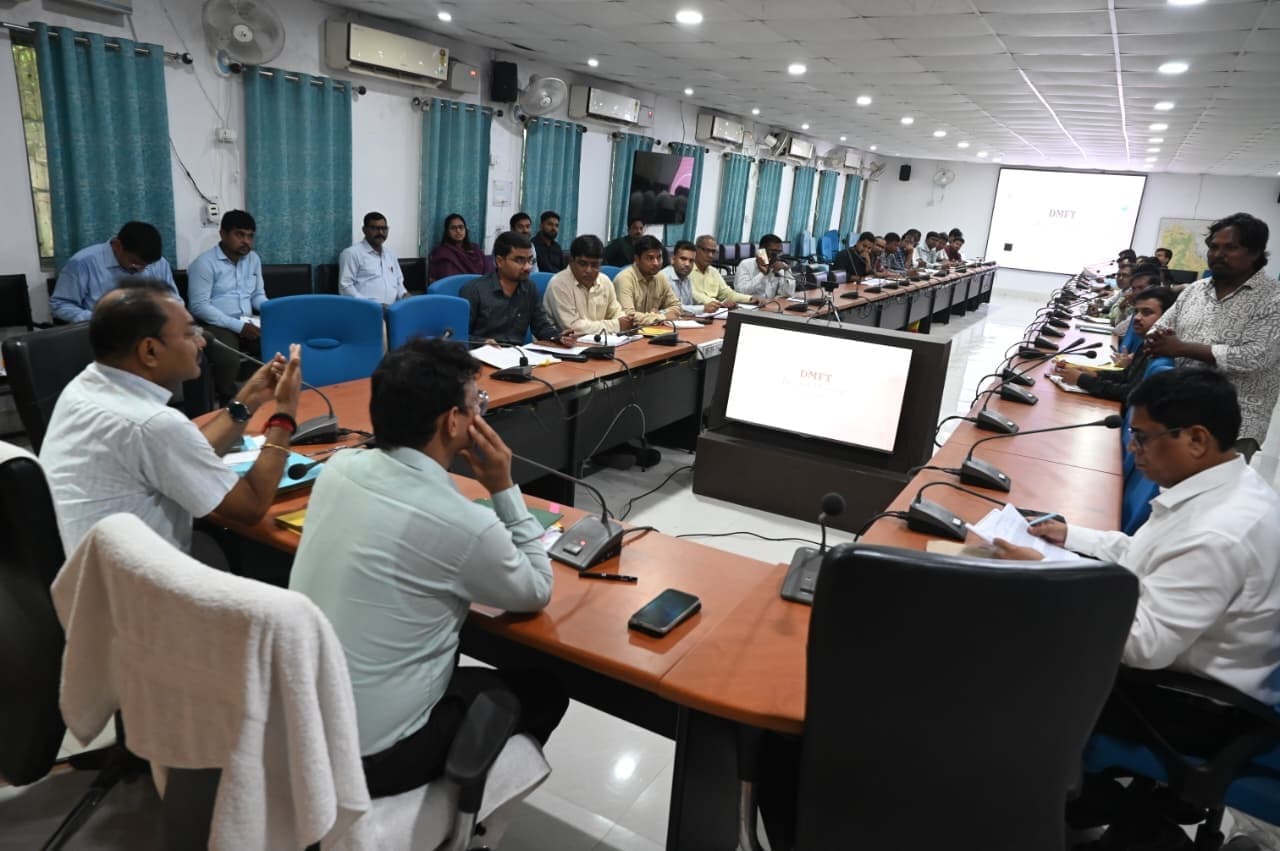 प्राथमिकता के आधार पर योजनाओं को करें पूरा, न हो लापरवाही