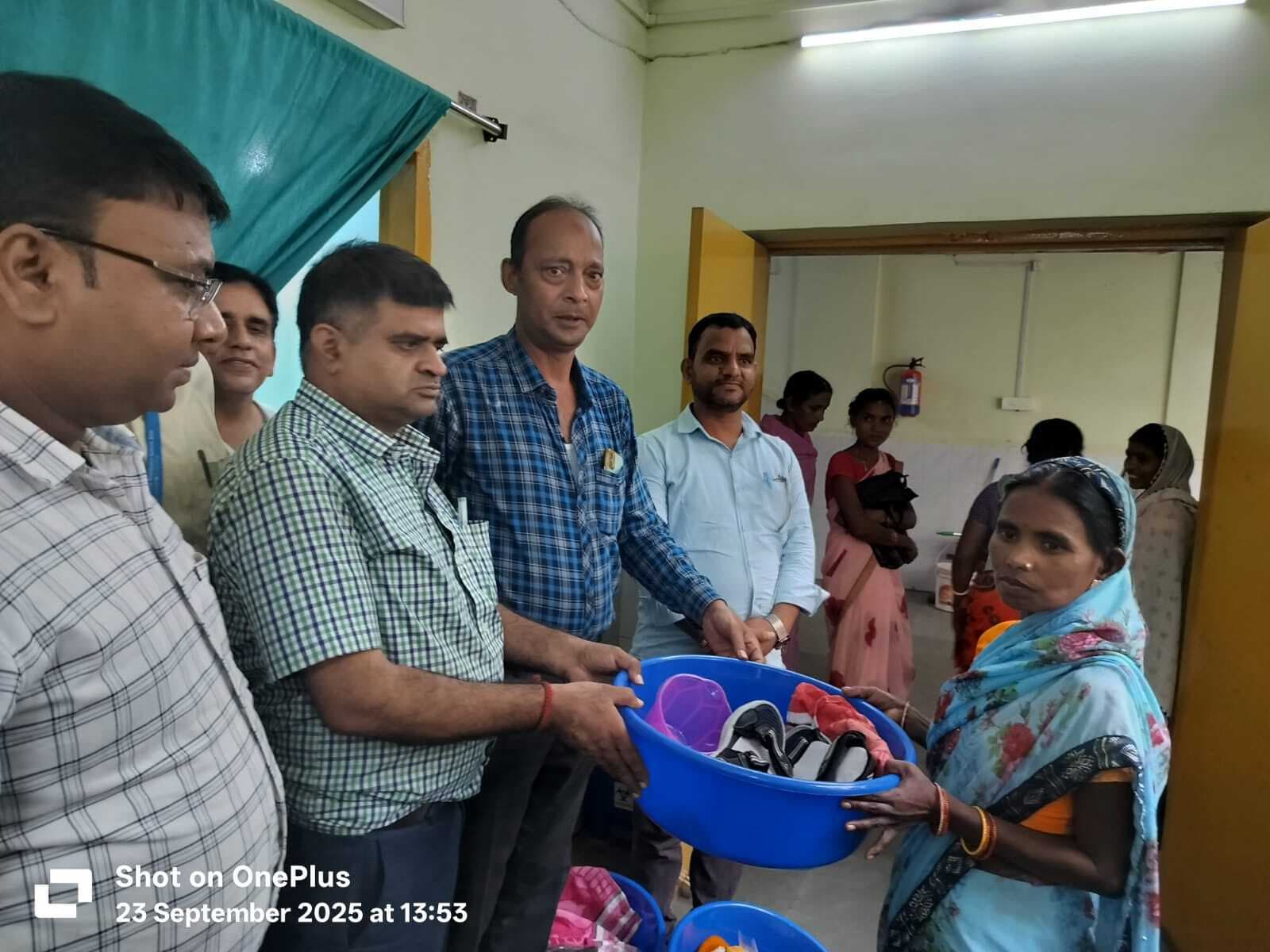 12 महिलाओं के बीच बांटा गया फाइलेरिया किट