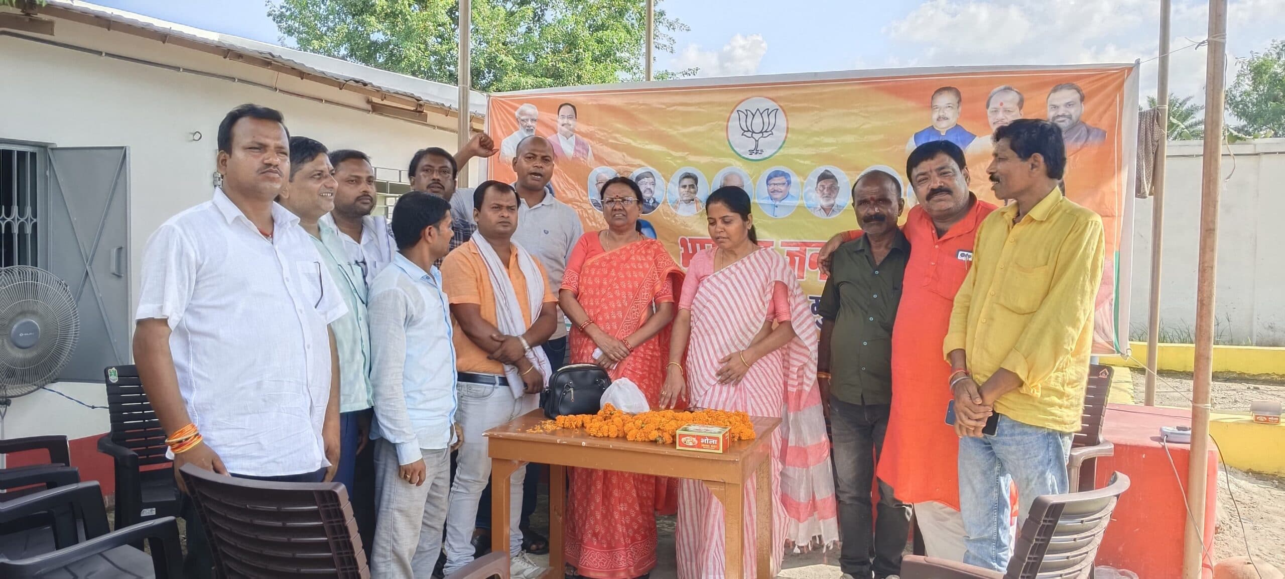 कार्यकर्ताओं से एकजुट होकर चुनाव की तैयारी करने का आह्वान