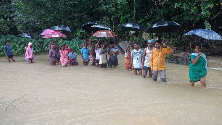 साराबुरू गांव में आंगनबाड़ी केंद्र खोलने की मांग