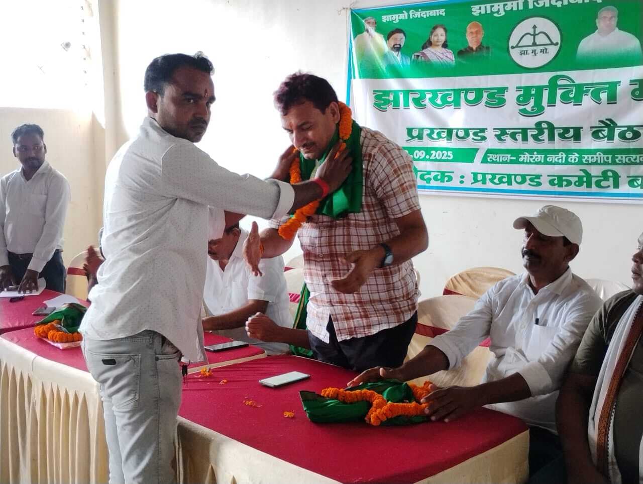 सरकार की योजनाओं का लाभ जरूरतमंदों को दिलायें : जिलाध्यक्ष