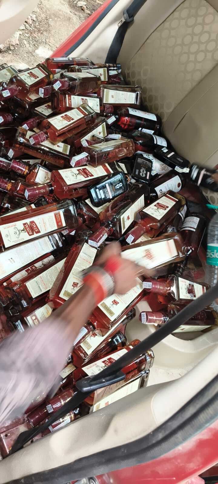 76 लीटर विदेश शराब व कार जब्त, दो धंधेबाज धराये