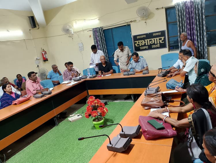 एसआइआर की पूर्व तैयारी को लेकर की मंत्रणा