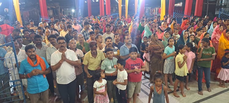माता के जयकारे व भक्ति गीतों से गुंजायमान हो रहा वातावरण