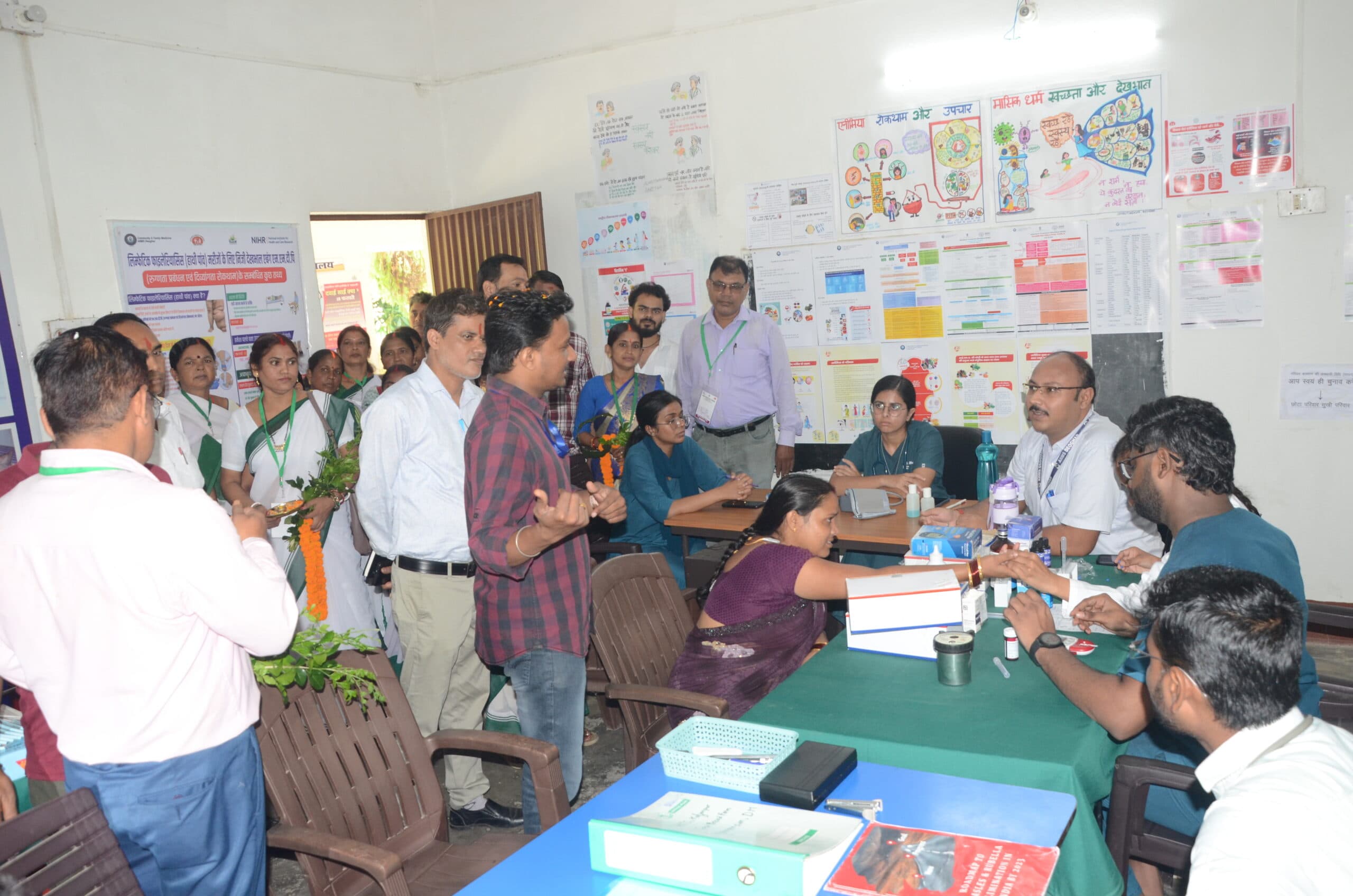 Deoghar news : केंद्रीय टीम ने आयुष्मान आरोग्य मंदिर में की स्वस्थ नारी सशक्त परिवार अभियान की जांच