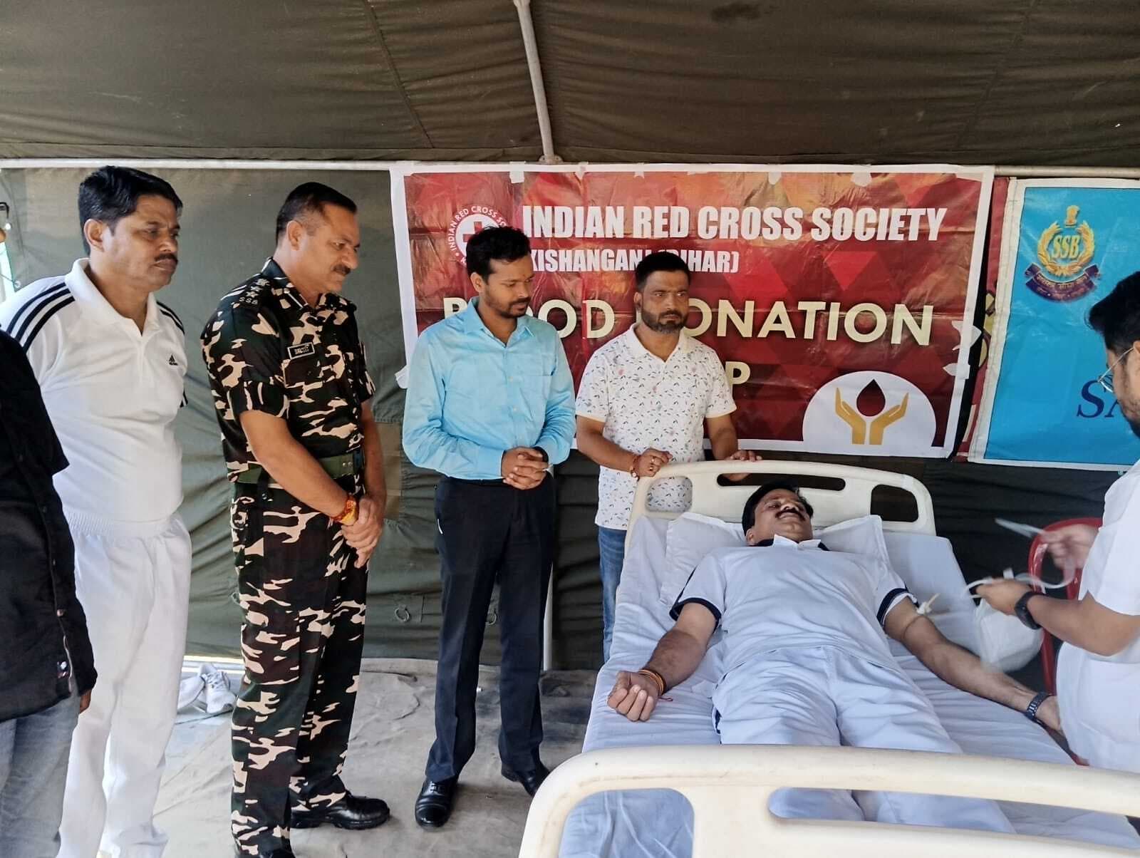 मेगा रक्तदान शिविर का आयोजन, जवानों ने दिखाया उत्साह