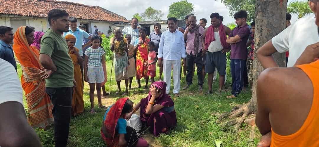 नहाने के दौरान तालाब में डूबने से बच्ची की मौत