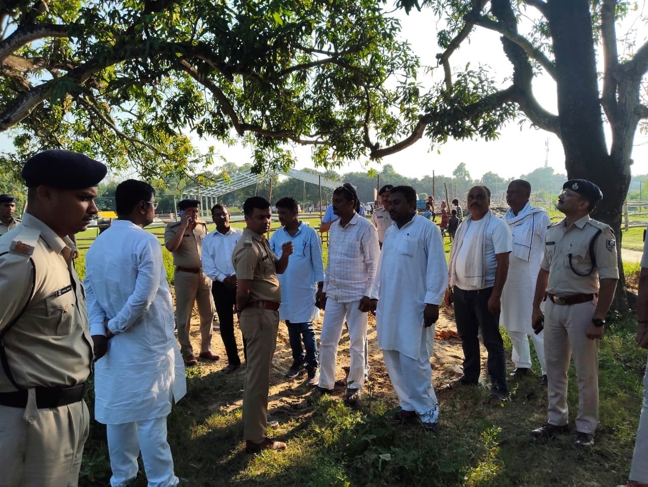 Darbhanga News: सीएम की प्रस्तावित जनसभा स्थल का लिया जायजा
