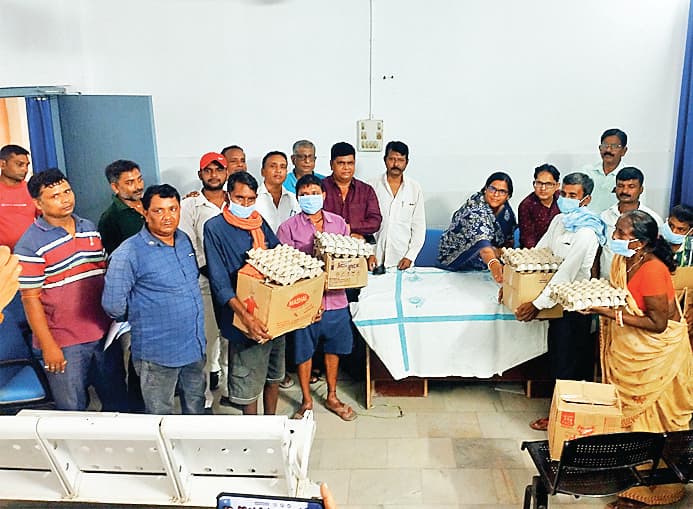 Hajipur News : टीबी के सात मरीजों को लिया गया गोद