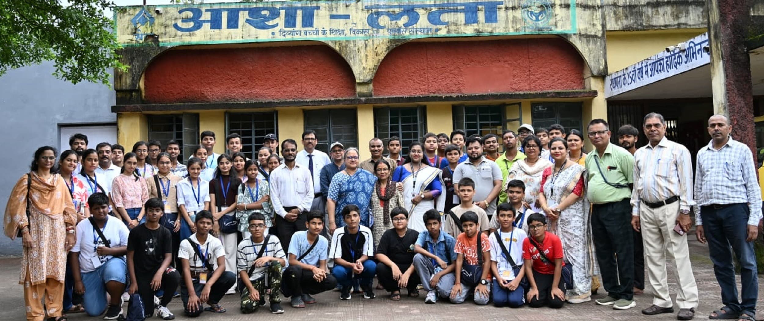 Bokaro News : चिन्मय विद्यालय के कैंप में नैतिक शिक्षा के साथ अध्यात्म का पाठ पढ़ रहे बच्चे