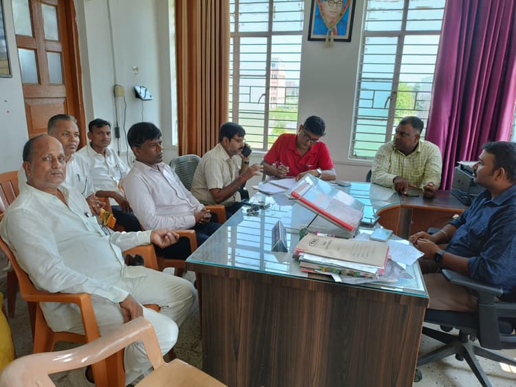 Madhubani News : रोगी कल्याण समिति की बैठक में साफ-सफाई व वित्तीय अनियमितता पर उठे सवाल