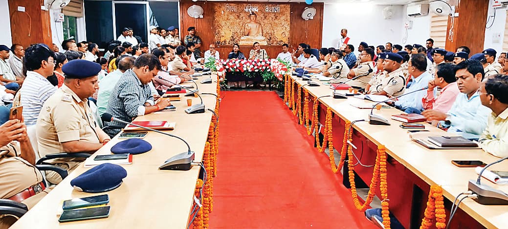 Hajipur News : दुर्गापूजा में डीजे पर रहेगा पूर्ण प्रतिबंध : डीएम