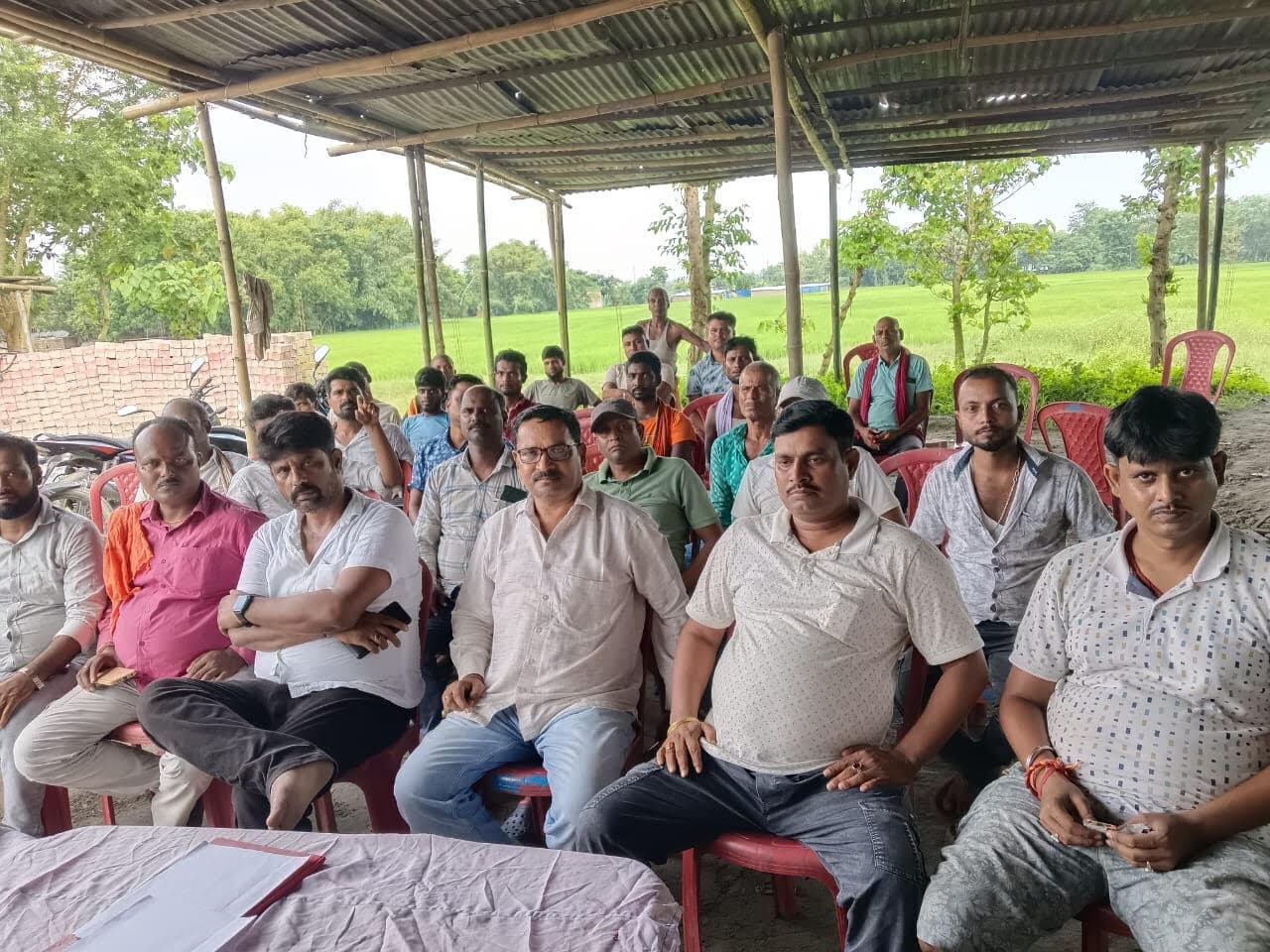 ट्रैक्टर संचालकों ने खनन विभाग पर मनमानी का लगाया आरोप