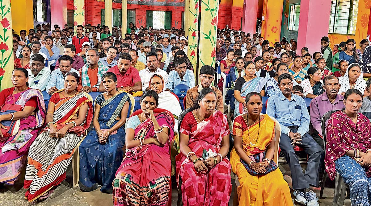 Chaibasa News : स्कूल के समय भारी वाहनों के परिचालन पर रोक लगायी जाये