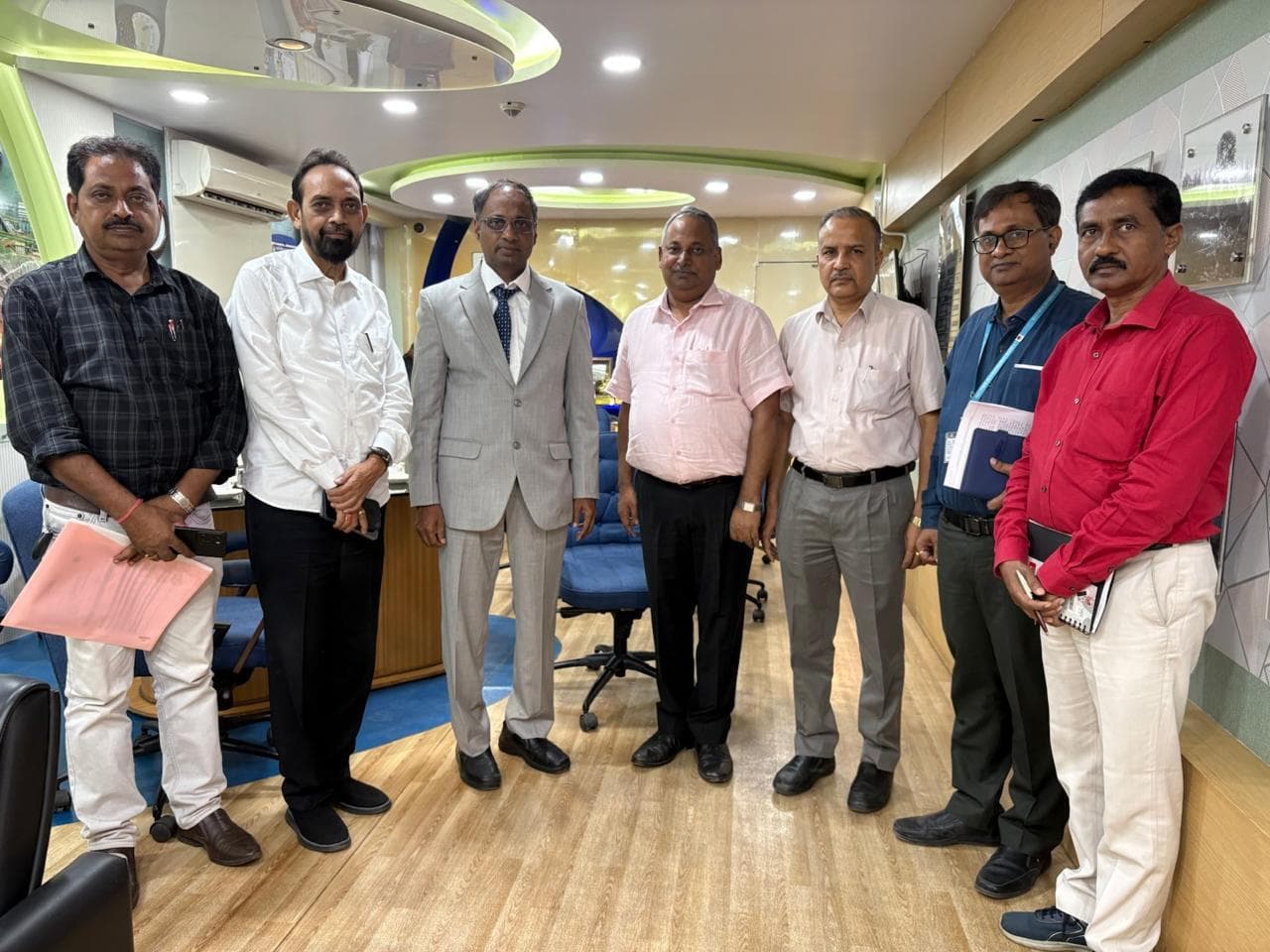 East Singhbhum News : यूसिल के सीएमडी से मिले सांसद, बंद खदानों को चालू कराने की मांग