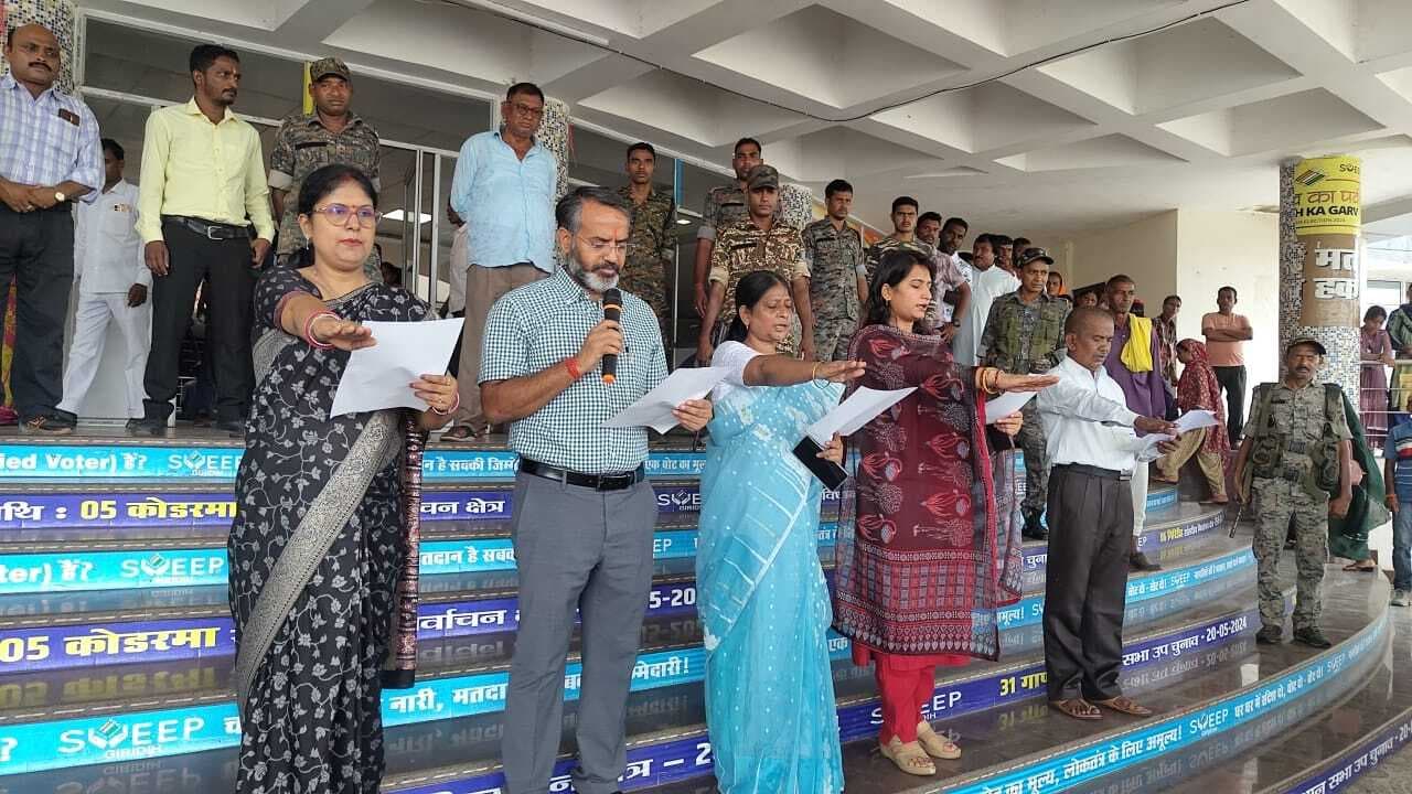 Giridih news: पोषण जागरूकता रथ को हरी झंडी दिखाकर किया रवाना