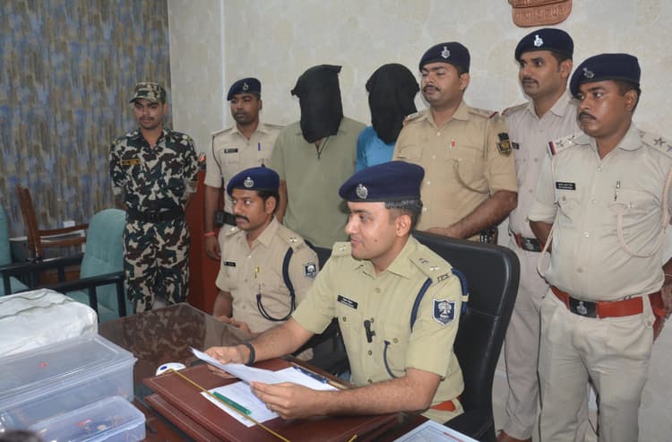 Patna News : बड़ी घटना को अंजाम देने के फिराक में रहे पिता-पुत्र गिरफ्तार