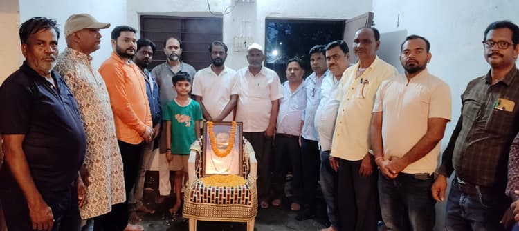 जीवन भर बलिराम बाबू ने मजदूरों की सेवा की