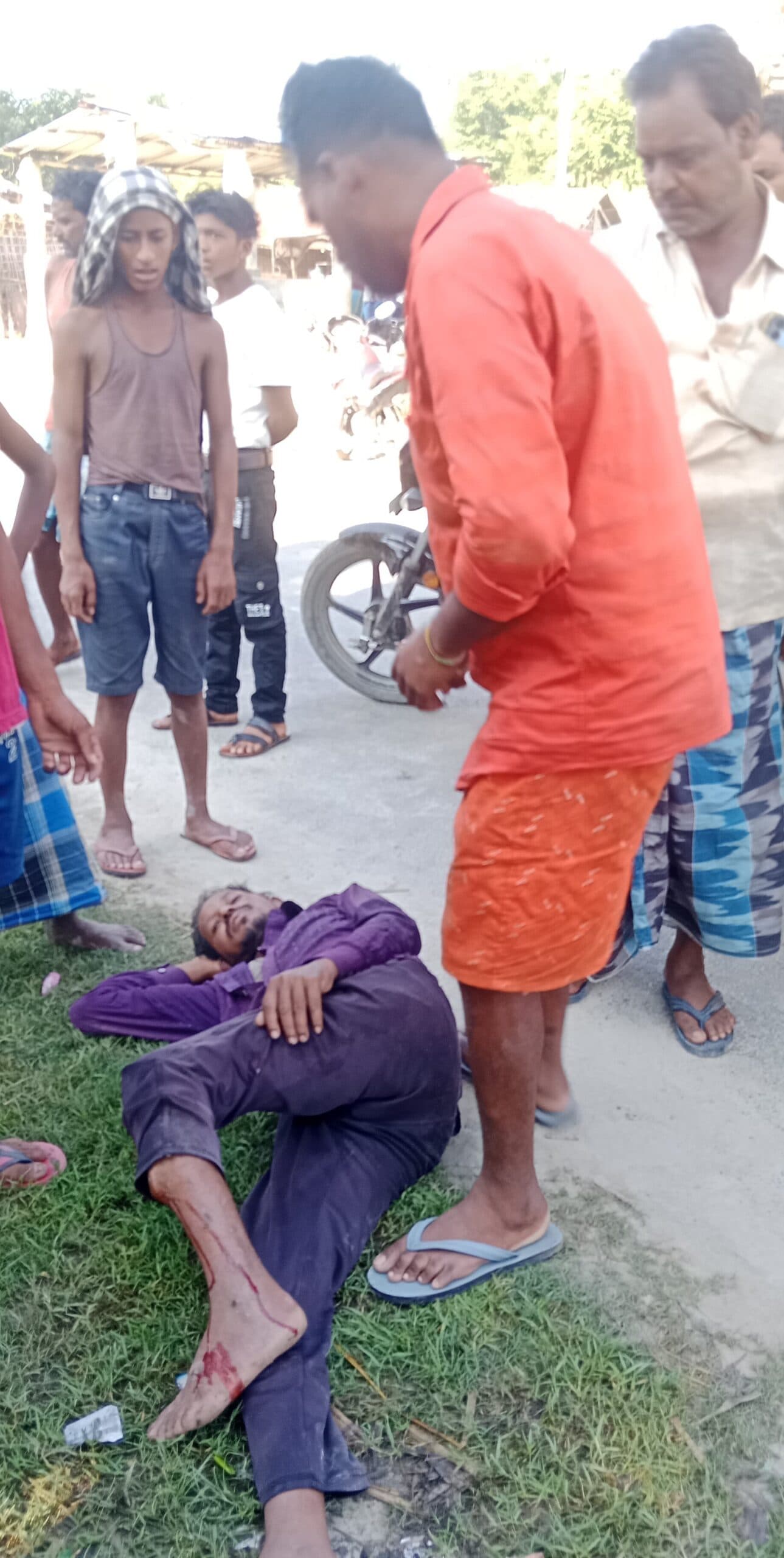 बाइक चालक गंभीर रूप से घायल