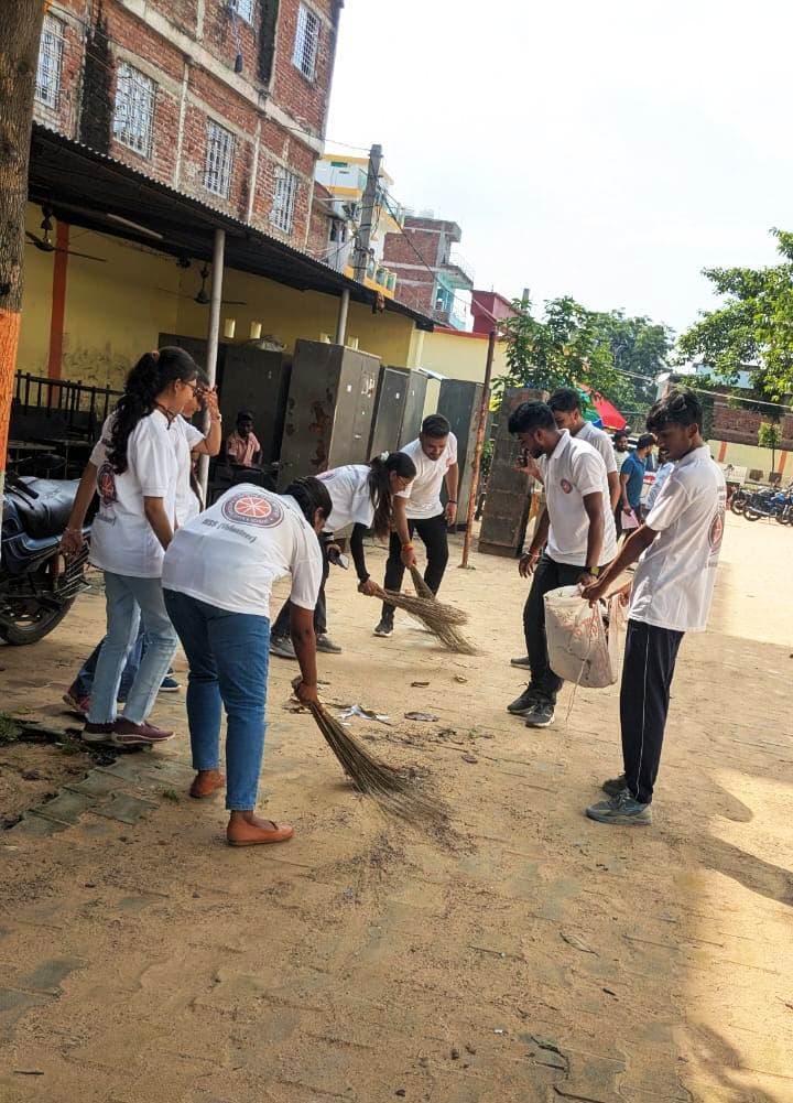 समाज सेवा की भावना से कार्य करने के लिए किया गया प्रेरित