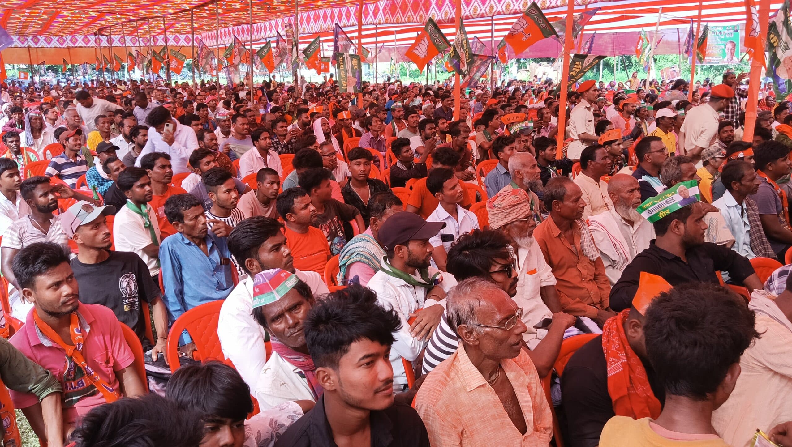 संविधान खतरे में नहीं बल्कि खानदान खतरे में है, मंत्री राजू सिंह