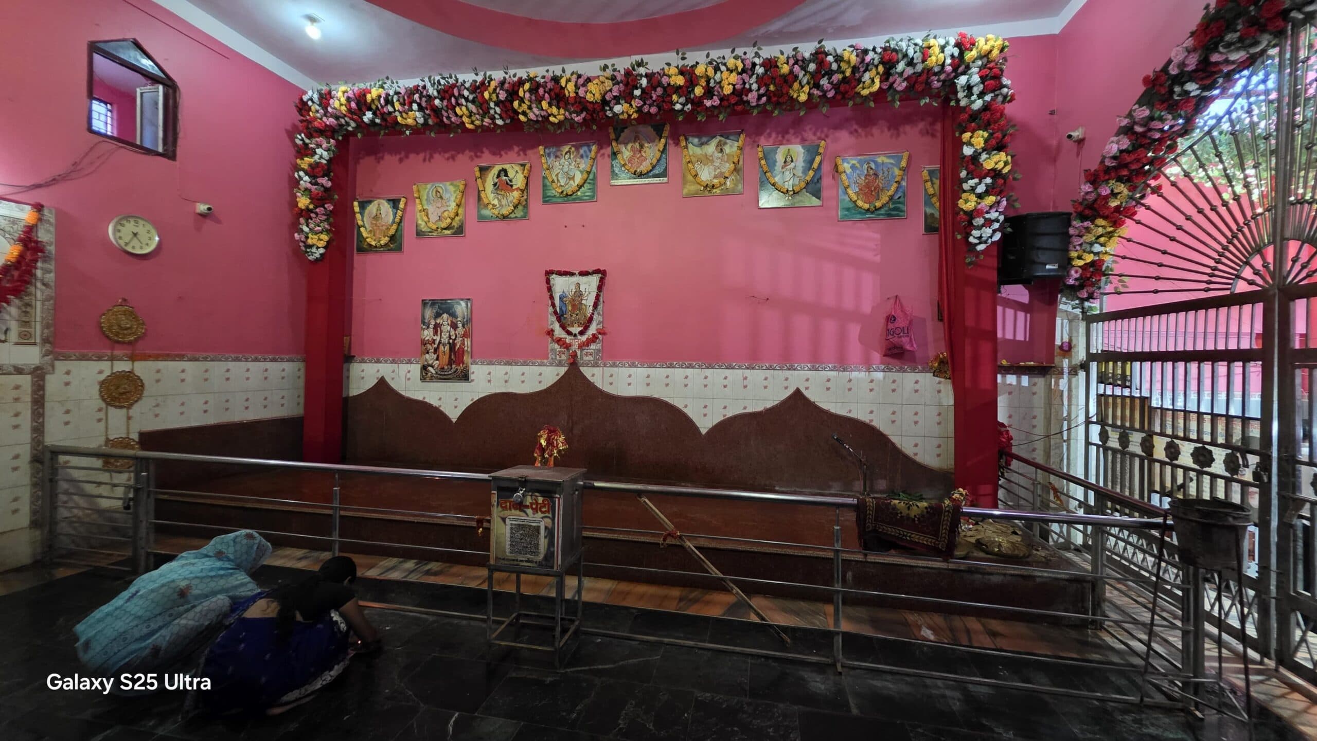 Deoghar news : जसीडीह दुर्गा मंदिर क्षेत्र में की गयी रंग-बिरंगी लाइट से आकर्षक सजावट, अनुष्ठान शुरू