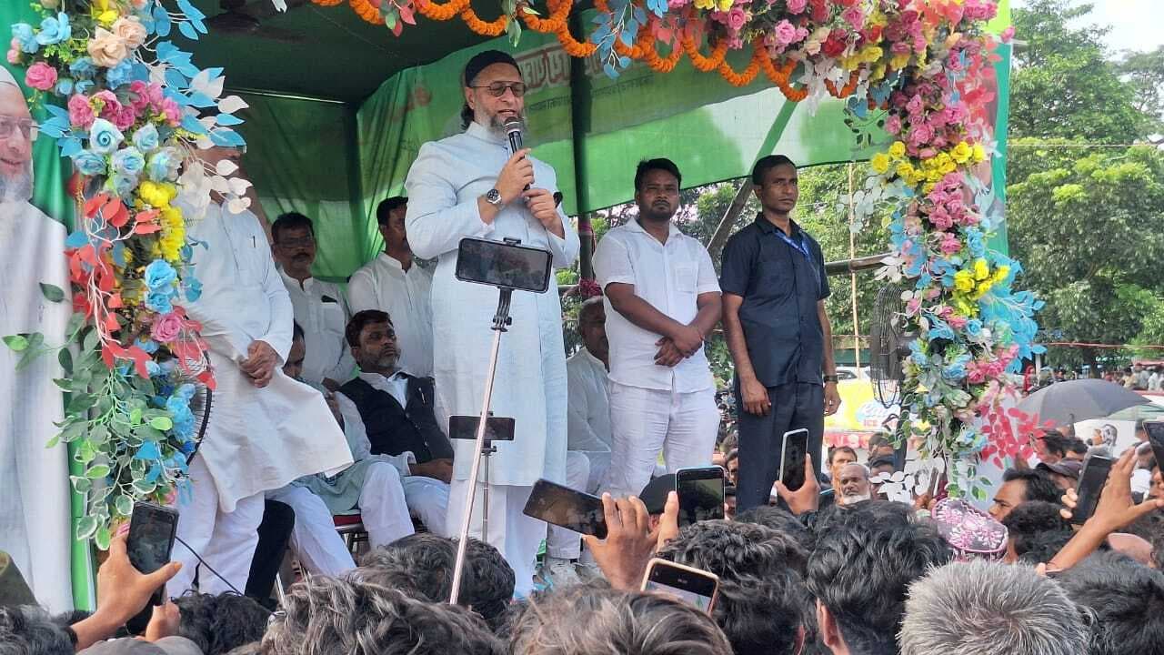 सीमांचल में भ्रष्टाचार चरम पर है:असदुद्दीन ओवैसी