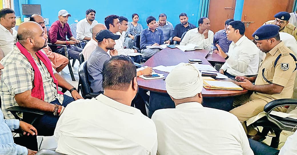 Gopalganj News : हथुआ में पूजा पंडालों में लगेंगे सीसीटीवी दुर्गापूजा मेले में पुलिस करेगी गश्त