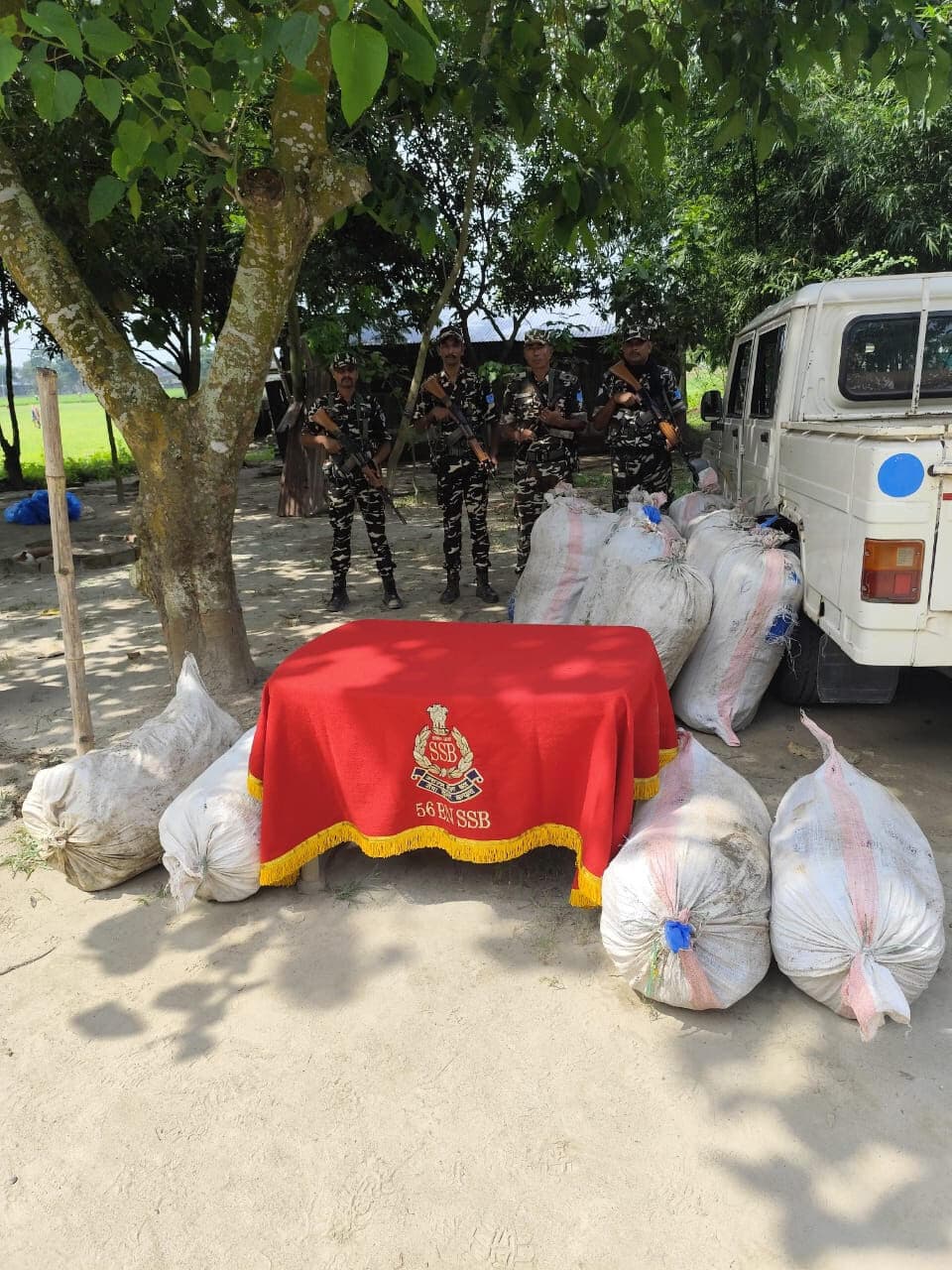 364 किलो गांजा बरामद, तस्कर फरार