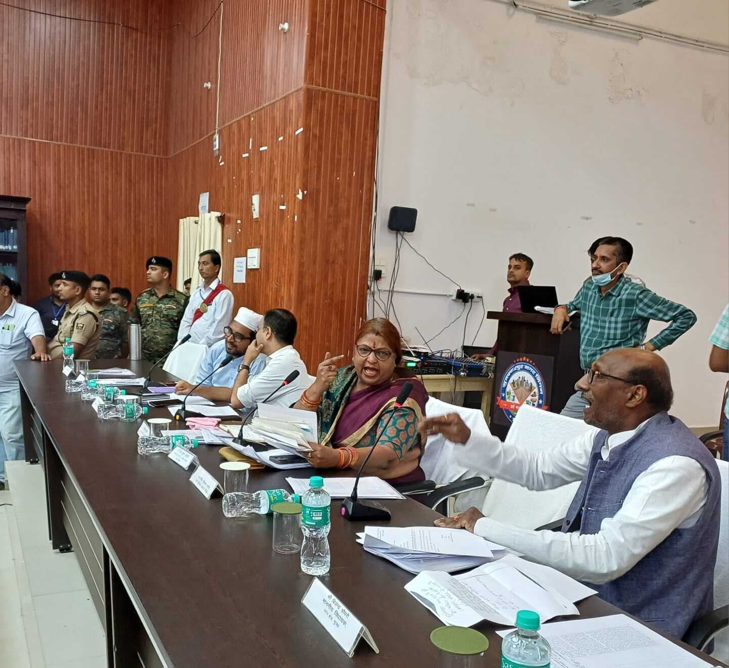 पार्षदों को मिलेगा सचिव, सड़कों पर होगी व्हाइट लाइनिंग, कचरा प्रोसेसिंग प्लांट की क्षमता बढ़ी