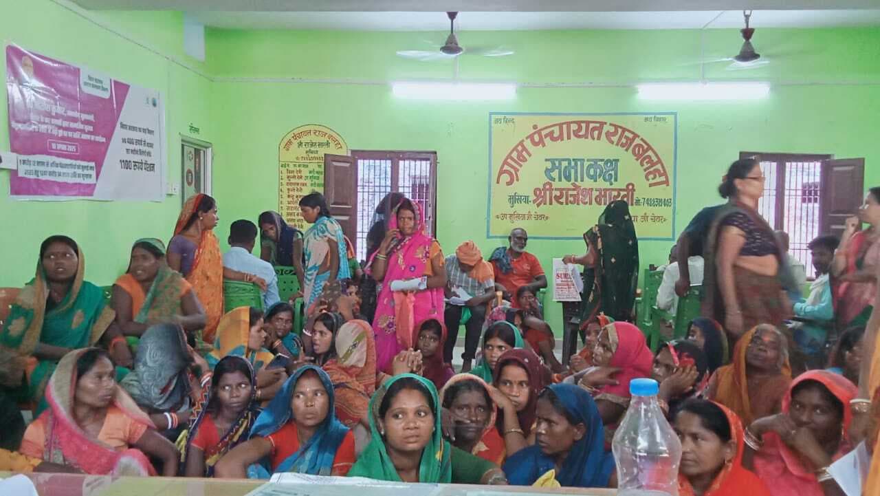 शिविर में 600 से अधिक लाभुकों ने कराया आयुष्मान व अन्य योजनाओं के लिये आवेदन