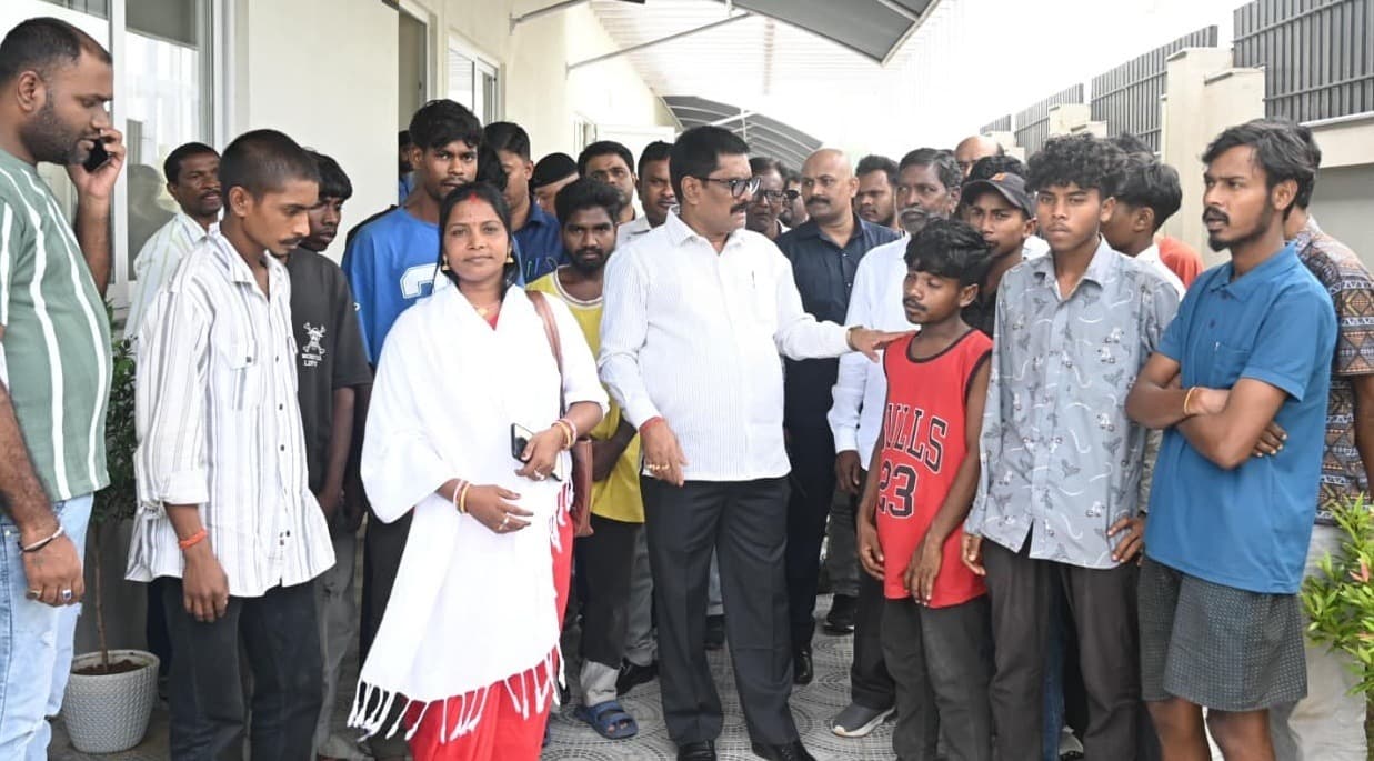 Bokaro News : सिल्ली साड़म के 13 श्रमिक लौटे घर