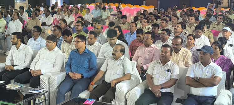 Giridih News :पंडालों की होगी सीसीटीवी से निगरानी, तैनात रहेगी पुलिस