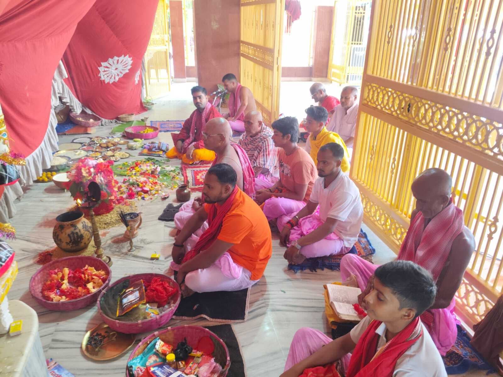 Madhubani News : श्रद्धालुओं ने भक्ति भाव से की मां चंद्रघंटा की पूजा