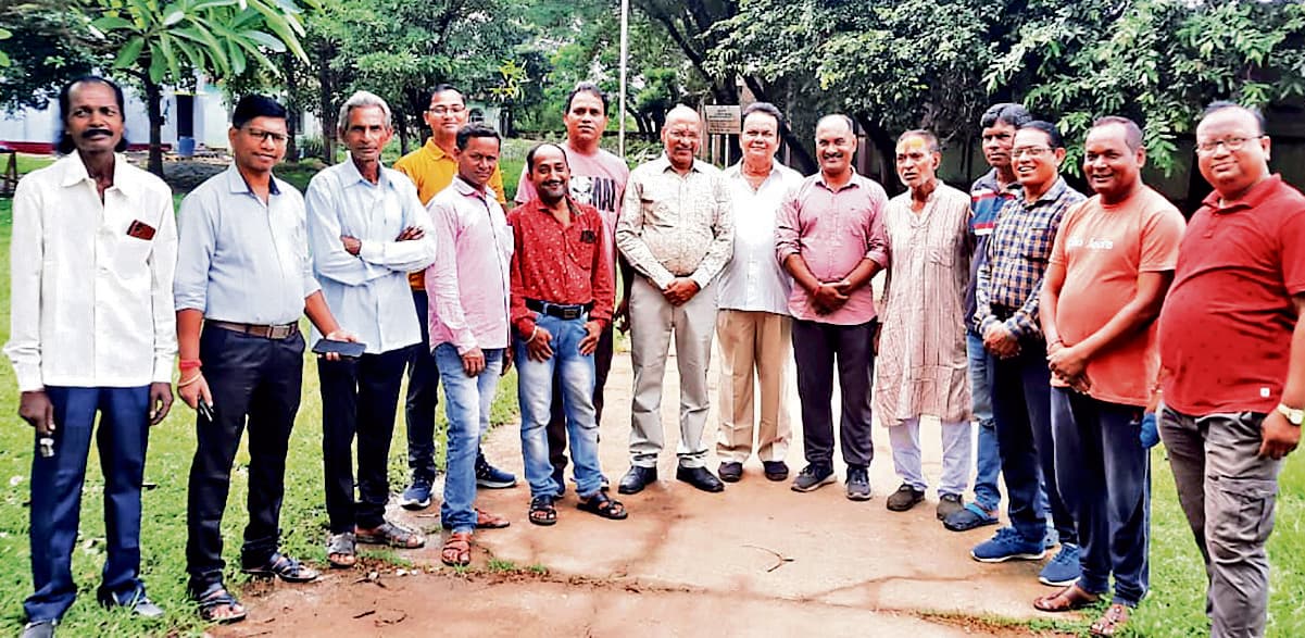 Seraikela Kharsawan News : बिहार में छऊ की छटा बिखरेंगे सरायकेला के नृत्य कलाकार